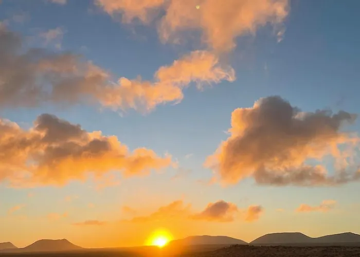 Casa Bonheur, Sea And Volcanoes View