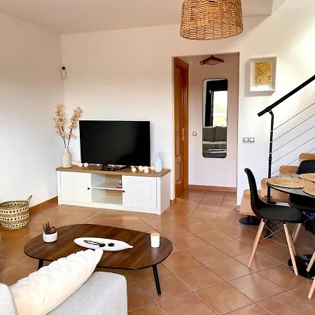 Casa Bonheur, Sea And Volcanoes View Villa Majanicho